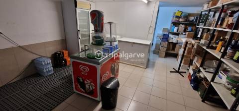 Belo Restaurante com mais de 70 couvert no centro nevrálgico de Albufeira.