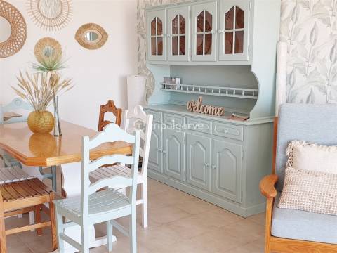 Apartamento T1 com vista mar e piscina