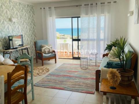 Apartamento T1 com vista mar e piscina
