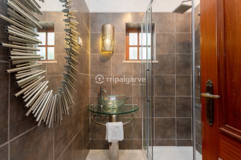 Moradia  de 4 quartos em suite com piscina na Guia/Albufeira!