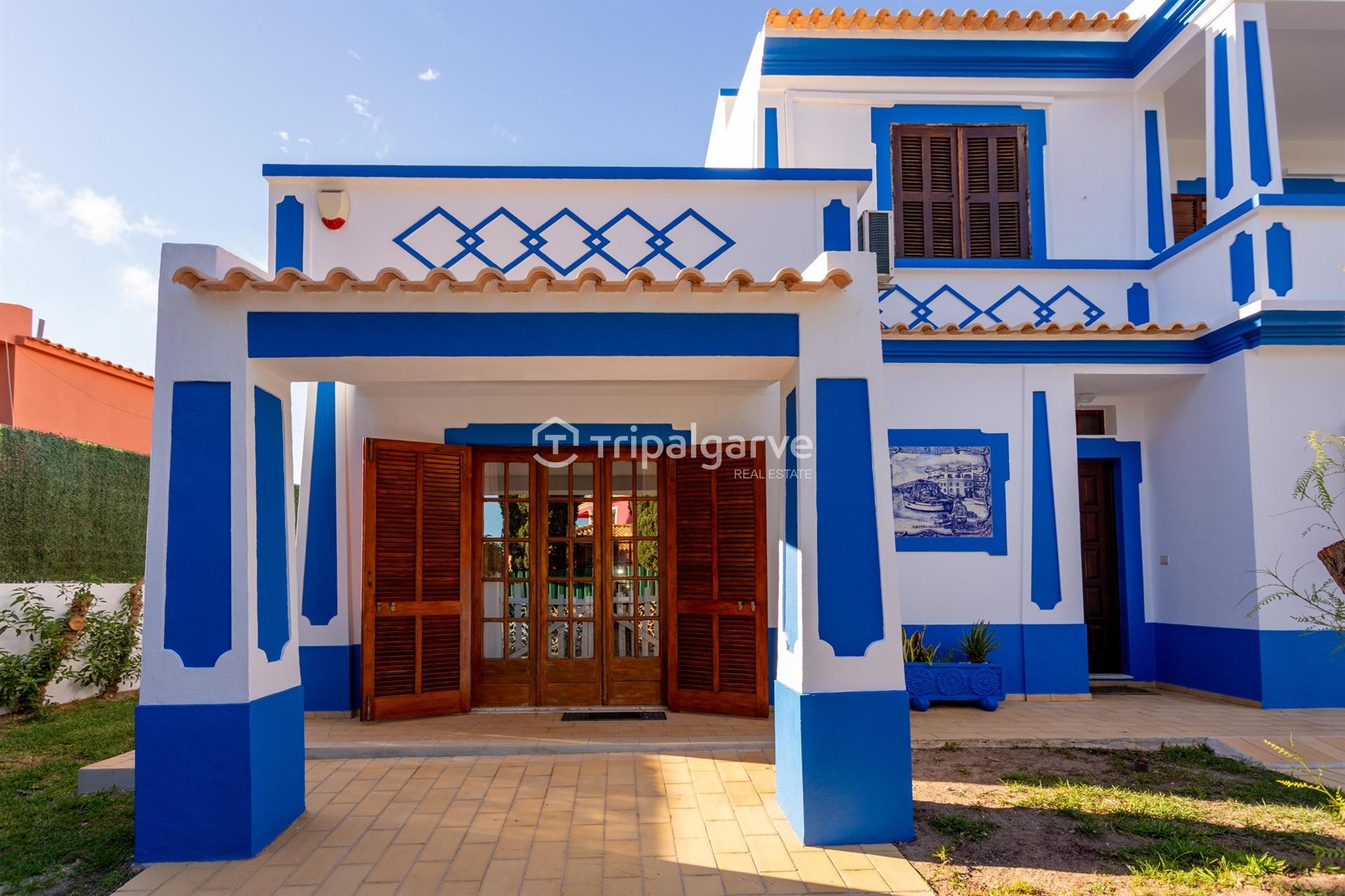 Moradia  de 4 quartos em suite com piscina na Guia/Albufeira!