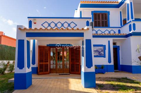 Moradia  de 4 quartos em suite com piscina na Guia/Albufeira!