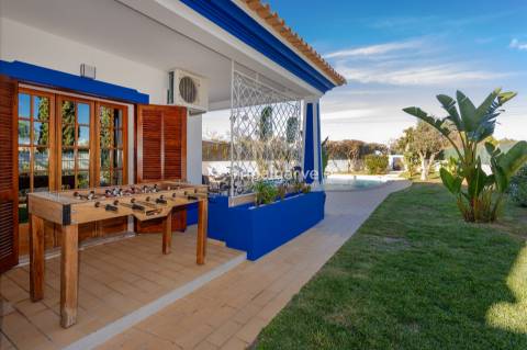 Moradia  de 4 quartos em suite com piscina na Guia/Albufeira!