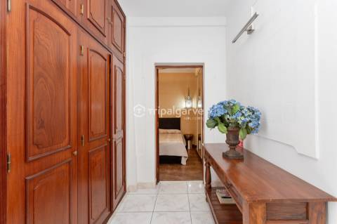 Moradia  de 4 quartos em suite com piscina na Guia/Albufeira!