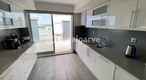 PENTHOUSE DE LUXO COM VISTA MAR NA PRAIA DA ROCHA, PORTIMÃO - ALGARVE