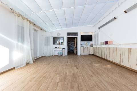 Encantadora Quinta em Albufeira com Excecional Potencial de Desenvolvimento