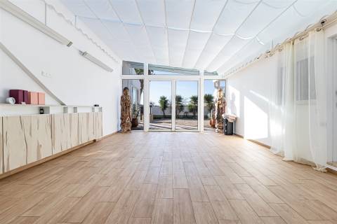 Encantadora Quinta em Albufeira com Excecional Potencial de Desenvolvimento