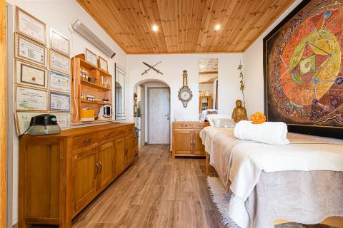 Encantadora Quinta em Albufeira com Excecional Potencial de Desenvolvimento