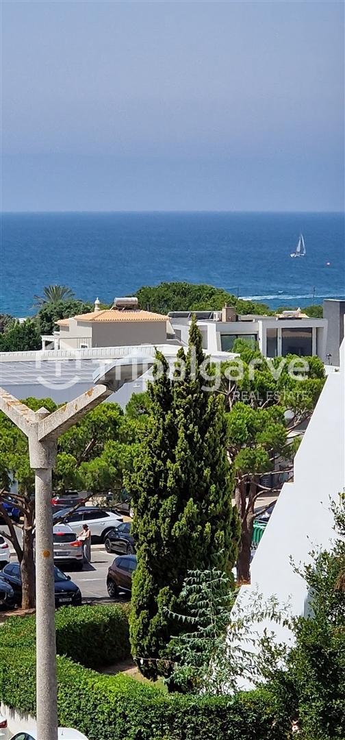 Apartamento T1 com Vista Mar – Totalmente Renovado na Galé