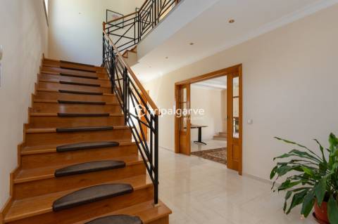 Villa de exceção em Albufeira – Luxo, conforto e localização ideal