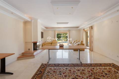 Villa de exceção em Albufeira – Luxo, conforto e localização ideal