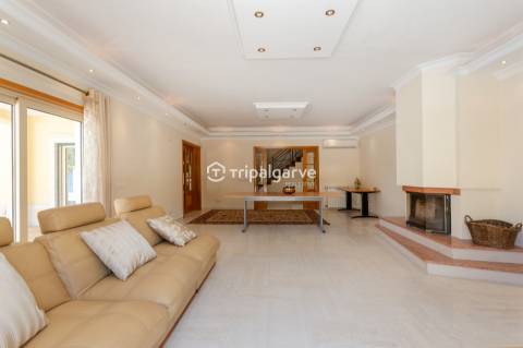 Villa de exceção em Albufeira – Luxo, conforto e localização ideal