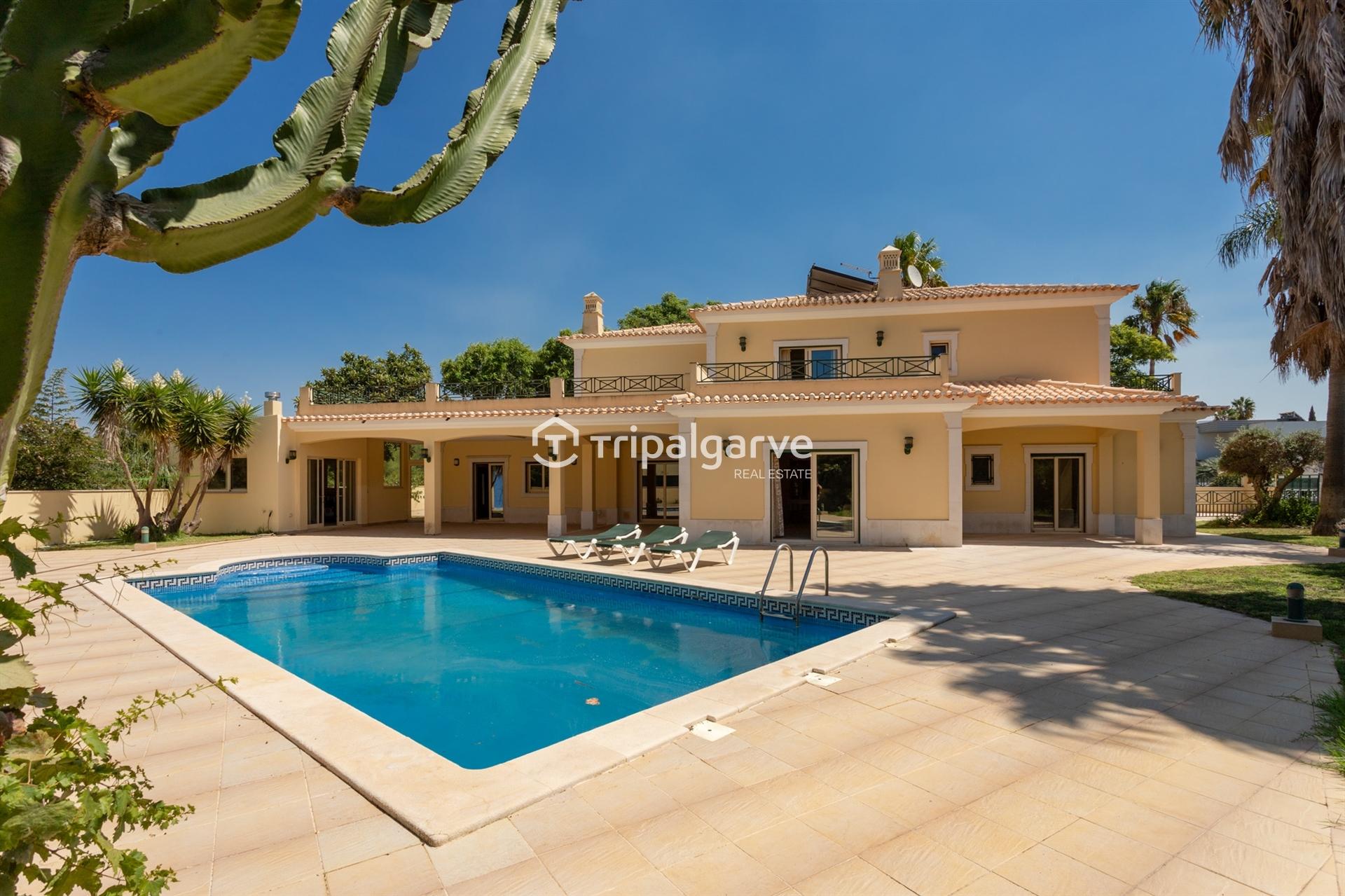 Villa de exceção em Albufeira – Luxo, conforto e localização ideal
