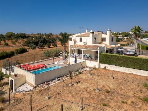 Moradia T5 Venda em Guia,Albufeira