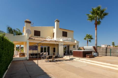 Moradia T5 Venda em Guia,Albufeira