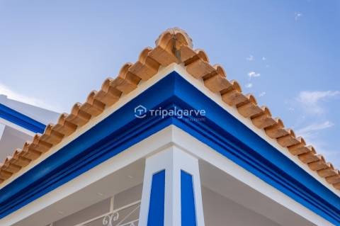 Descubra a Casa Azul - Uma Moradia no Coração da Guia/Albufeira!