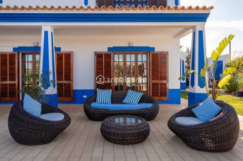 Descubra a Casa Azul - Uma Moradia no Coração da Guia/Albufeira!