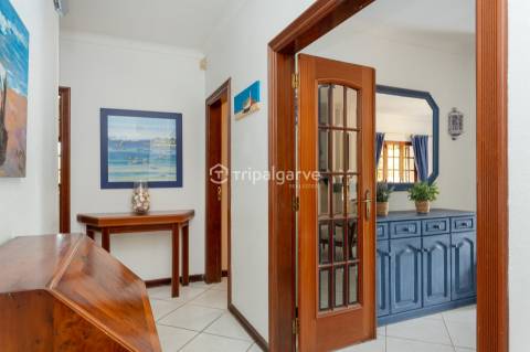 Descubra a Casa Azul - Uma Moradia no Coração da Guia/Albufeira!