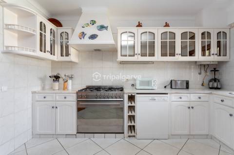 Descubra a Casa Azul - Uma Moradia no Coração da Guia/Albufeira!