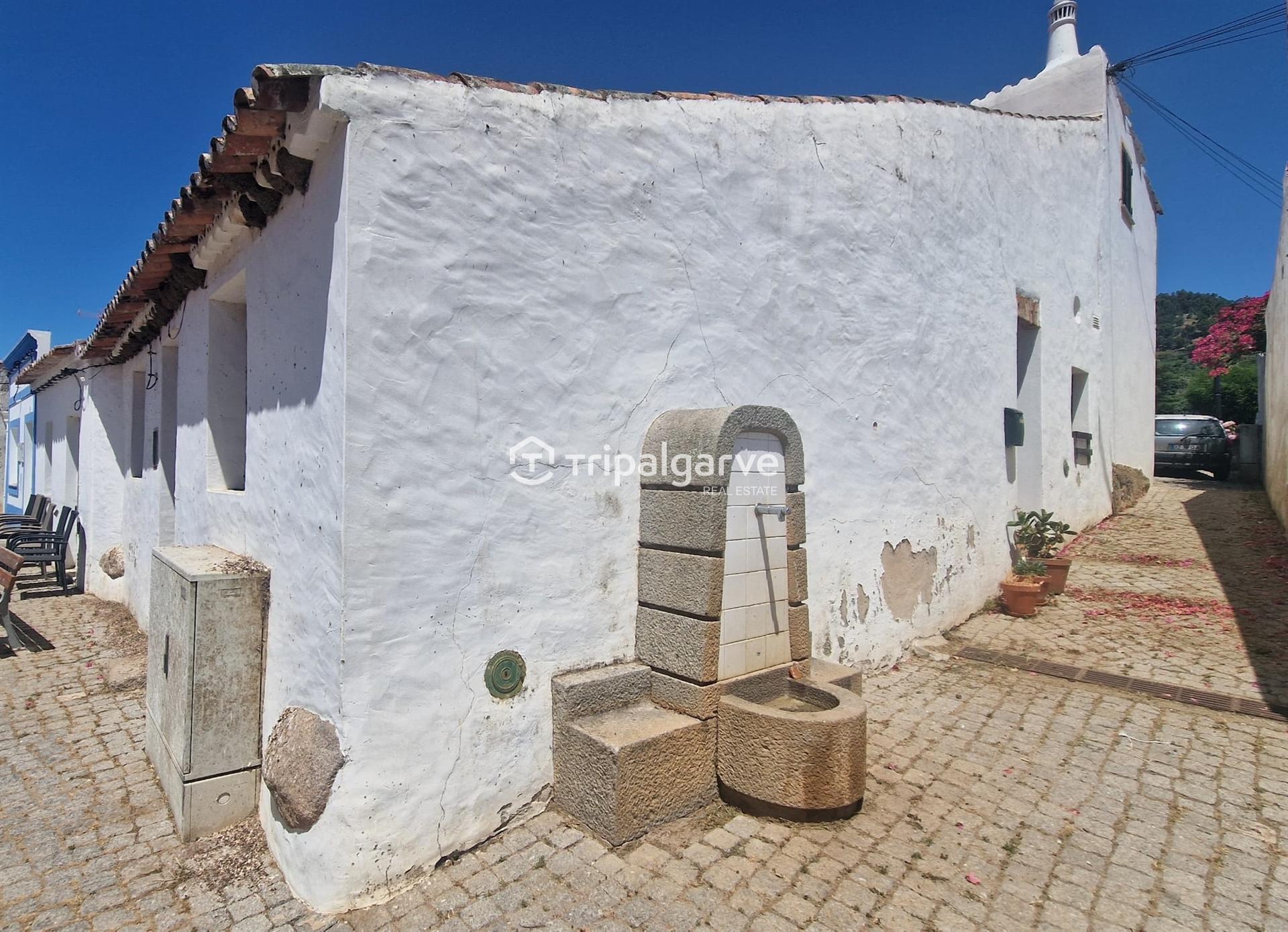 BONITA CASINHA TRADICIONAL NA ALDEIA DE CASAIS, MONCHIQUE - ALGARVE
