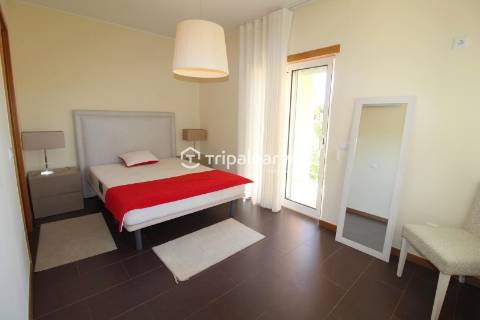 Moradia Geminada renovada T2+1 com piscina e garagem- Patroves- Albufeira