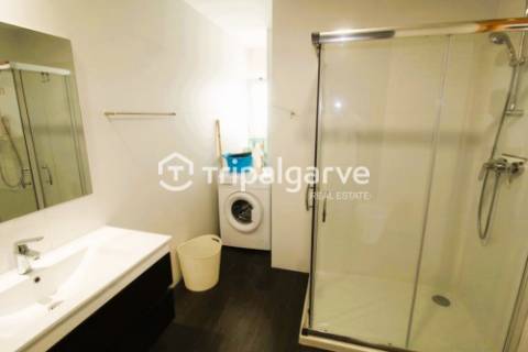 Apartamento T1+2 duplex localizado em Albufeira Galé