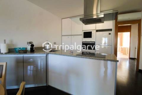 Apartamento T1+2 duplex localizado em Albufeira Galé