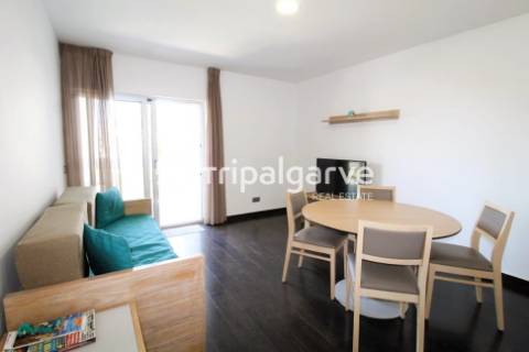 Apartamento T1+2 duplex localizado em Albufeira Galé