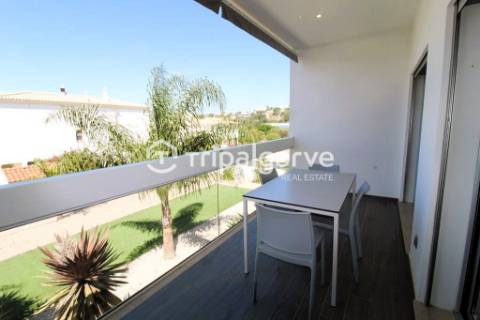 Apartamento T1+2 duplex localizado em Albufeira Galé