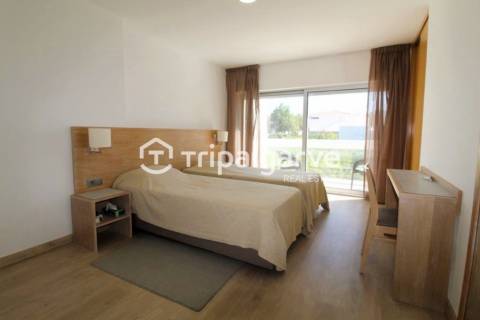 Apartamento T1+2 duplex localizado em Albufeira Galé