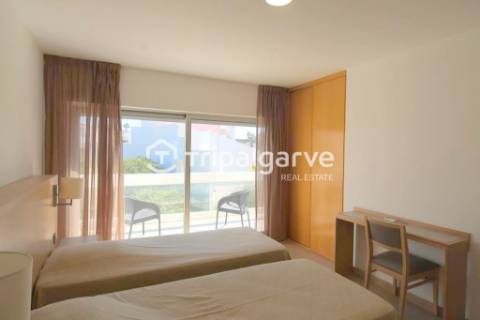 Apartamento T1+2 duplex localizado em Albufeira Galé