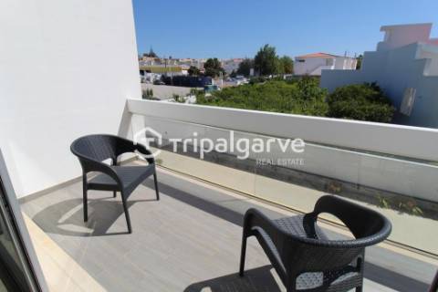 Apartamento T1+2 duplex localizado em Albufeira Galé