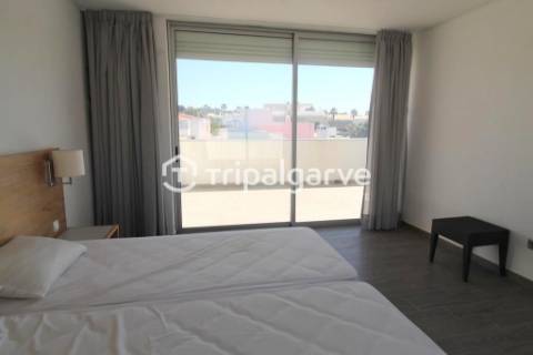 Apartamento T1+2 duplex localizado em Albufeira Galé