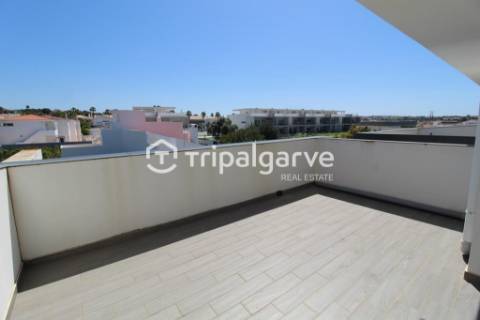 Apartamento T1+2 duplex localizado em Albufeira Galé