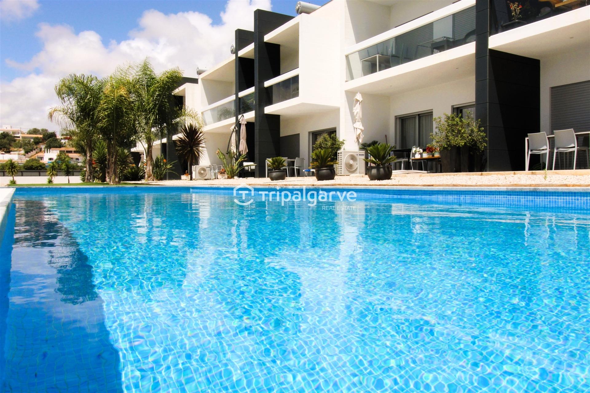 Apartamento T1+2 duplex localizado em Albufeira Galé