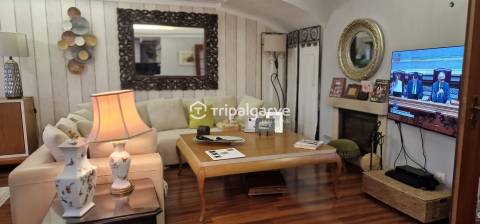 Magnífico Apartamento Duplex T4 com Varanda e Garagem em Portimão