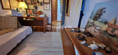 Magnífico Apartamento Duplex T4 com Varanda e Garagem em Portimão