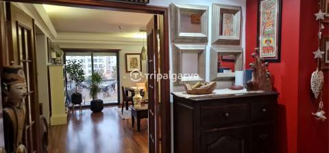 Magnífico Apartamento Duplex T4 com Varanda e Garagem em Portimão