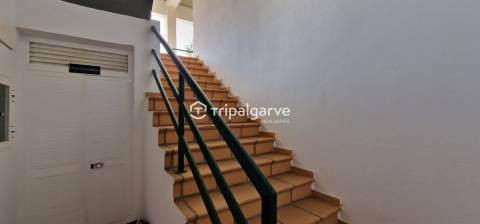 Garagem fechada à venda na Galé – Albufeira