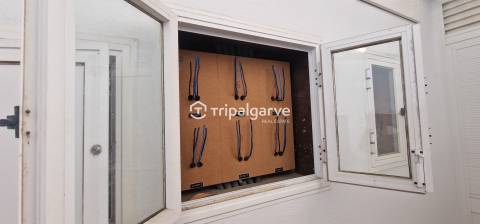 Garagem fechada à venda na Galé – Albufeira