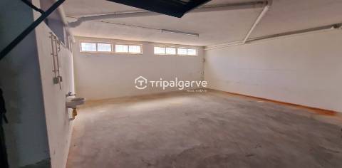 Grande garagem para varios carros ou armanezamento na Galé Albufeira