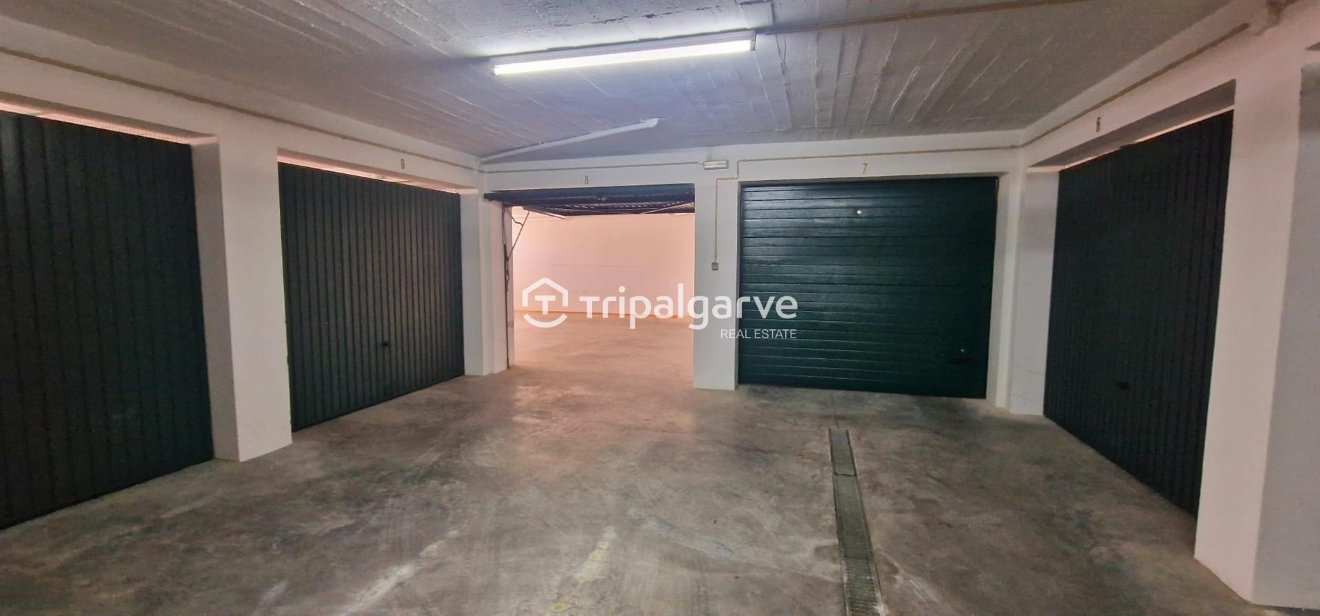 Grande garagem para varios carros ou armanezamento na Galé Albufeira