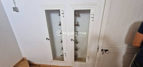 Grande garagem para varios carros ou armanezamento na Galé Albufeira