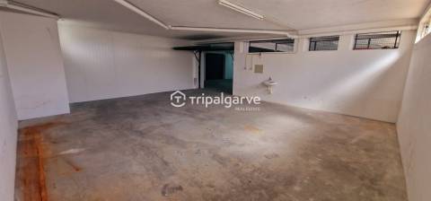 Grande garagem para varios carros ou armanezamento na Galé Albufeira
