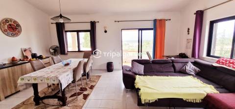 Moradia independente T3 com piscina em Lagoa