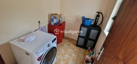 Moradia independente T3 com piscina em Lagoa