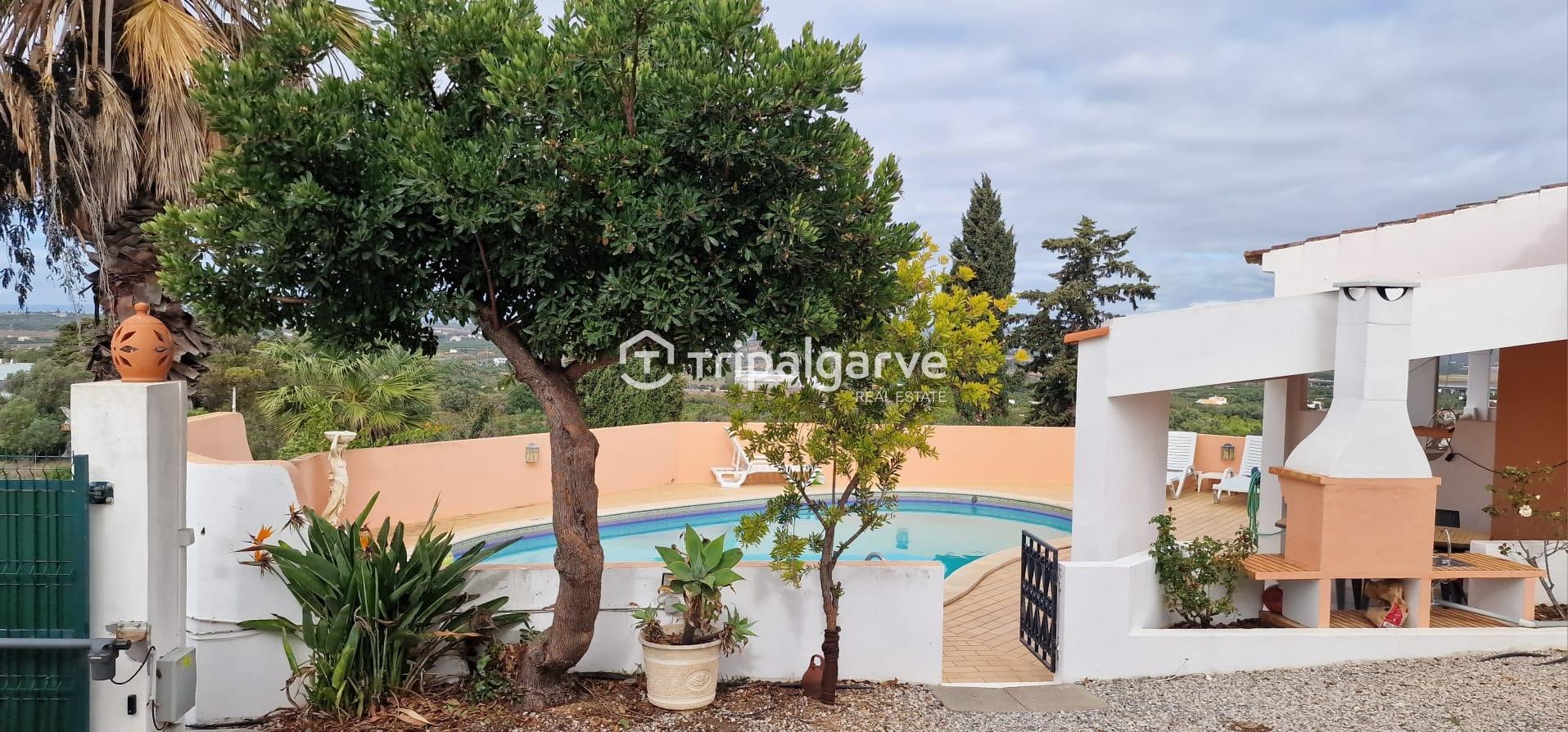 Moradia independente T3 com piscina em Lagoa