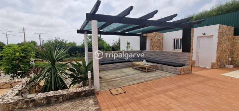Moradia T4 com piscina e garagem em Belmonte - Portimao