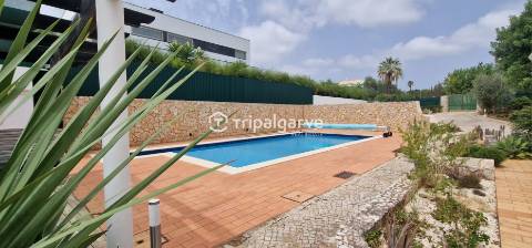 Moradia T4 com piscina e garagem em Belmonte - Portimao