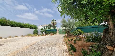 Moradia T4 com piscina e garagem em Belmonte - Portimao